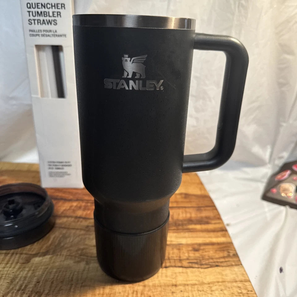 New Stanley 40 oz Tumbler Black with handle and Pack Of 3 new straws.