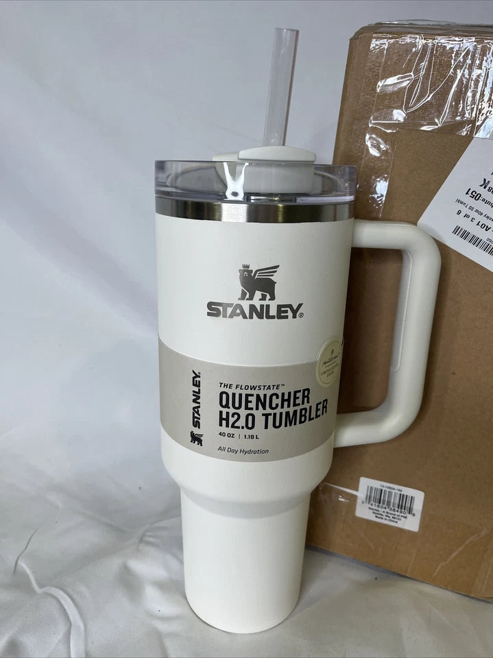 Stanley 40oz Flowstate Quencher - TARGET Heart & Hand w/ Magnolia - Sour Cream